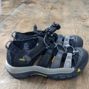 KEEN Kids Black and Gray Newport H2 Sandals